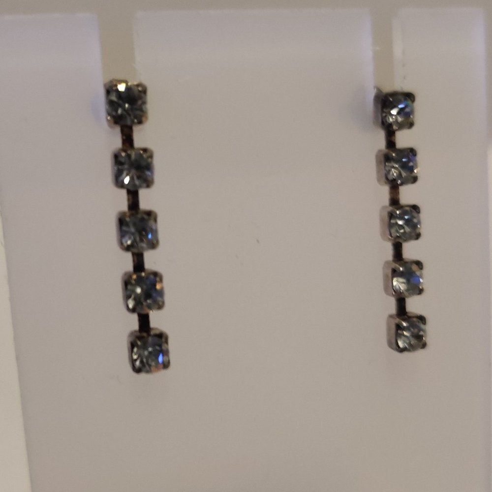 Dainty Rhinestone dangle earrings - Picture 3 of 6